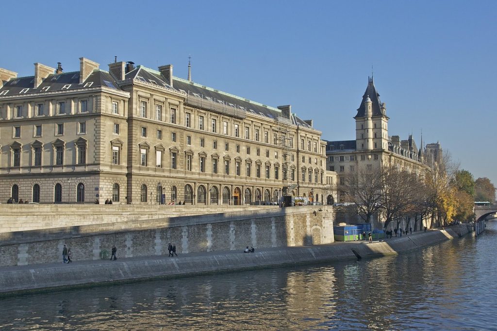ce se intampla cu datoriile unei persoane decedate